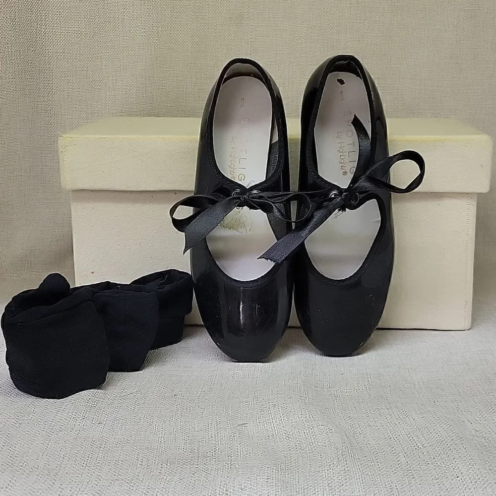 Spotlights by Highlights girls‎ tap/dance shoes. Sz 1M plus a pr of tights.